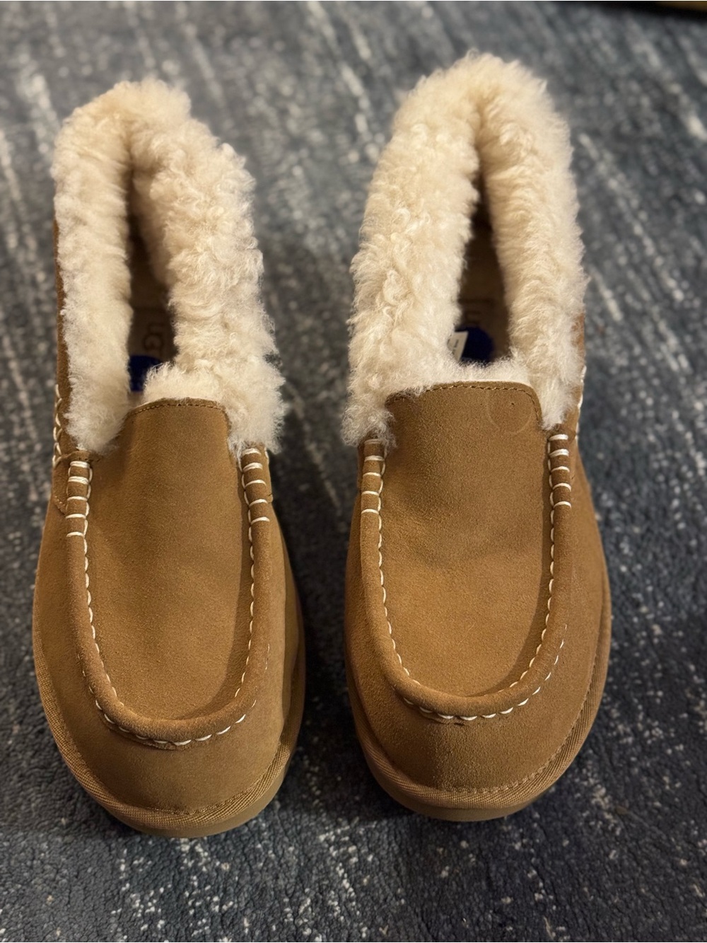 UGG Women Ansley Paro Genuine Shearling Platform Slipper, Size 10, (Chestnut)